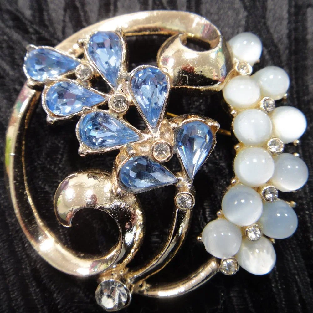 VTG Circle Brooch - Picture 4 of 6